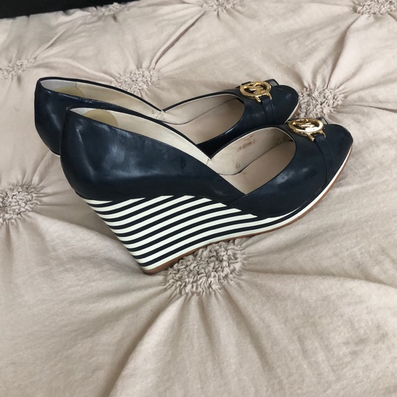 Michael kors wedges - Picture 3 of 4